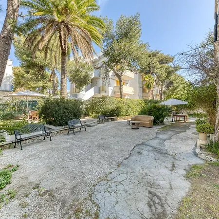 Villa Luisa *